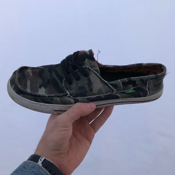 sanuk camo shoes